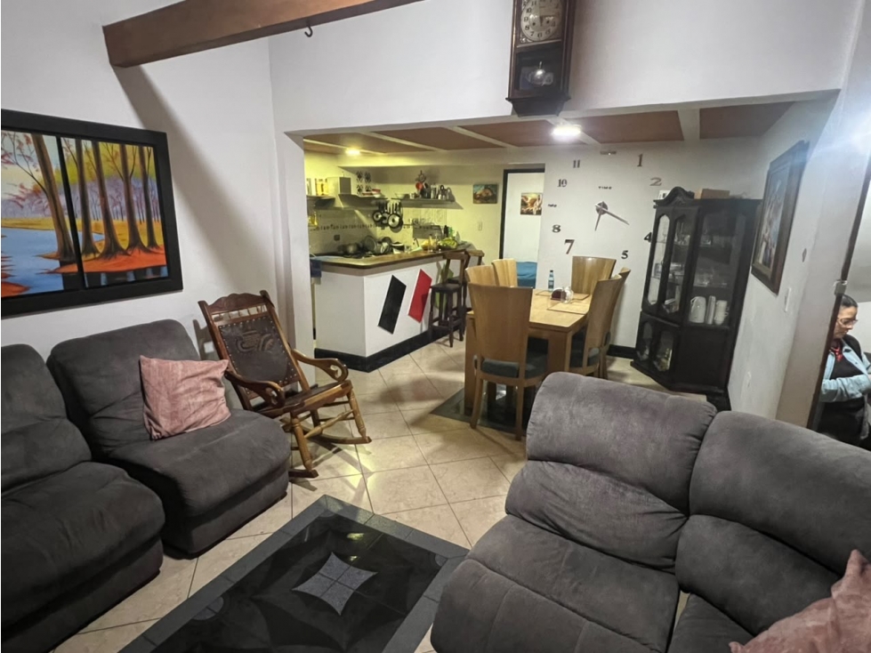 SE VENDEN 2 APARTAMENTOS EN BELLO BARRIO CABAÑAS - UNA SOLA MATRICULA