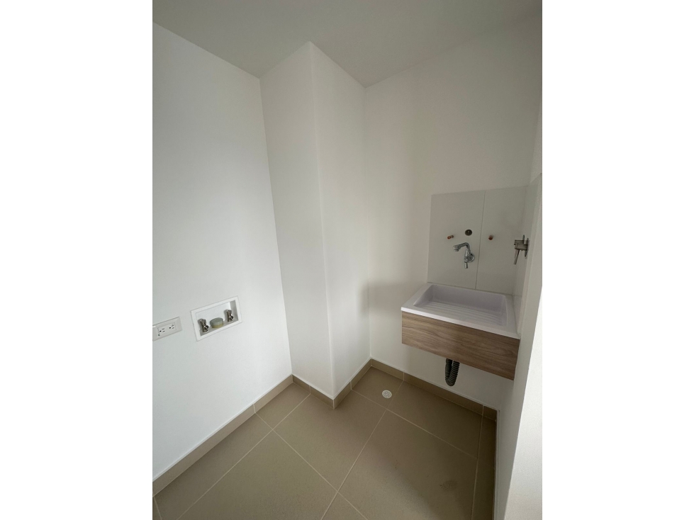 SE VENDE APARTAMENTO EN SABANETA SECTOR EL CARMELO TORRE PARIS — foto 6