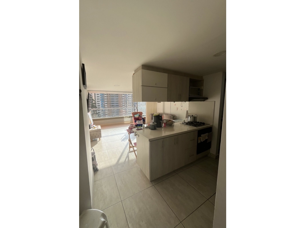 SE VENDE AMPLIO APARTAMENTO EN ENVIGADO BARRIO CAMINO VERDE EL CHINGUI — foto 3