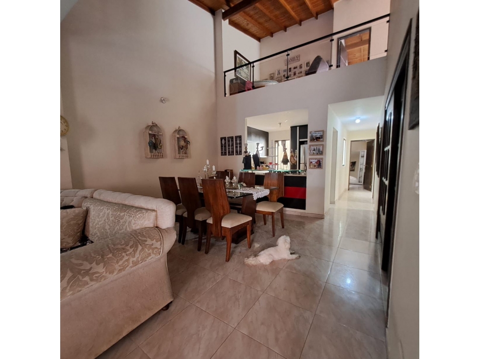SE VENDE CASA BIFAMILIAR EN BELLO - CABAÑAS