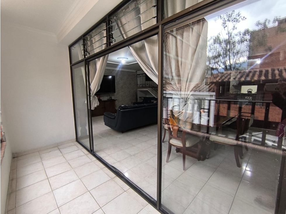 SE VENDE CASA TIPO DÚPLEX EN CABAÑAS PARTE BAJA — foto 4