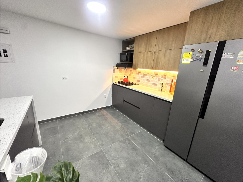 SE VENDE APARTAMENTO EN LAURELES SECTOR ESTADIO TOTALMENTE REMODELADO — foto 4