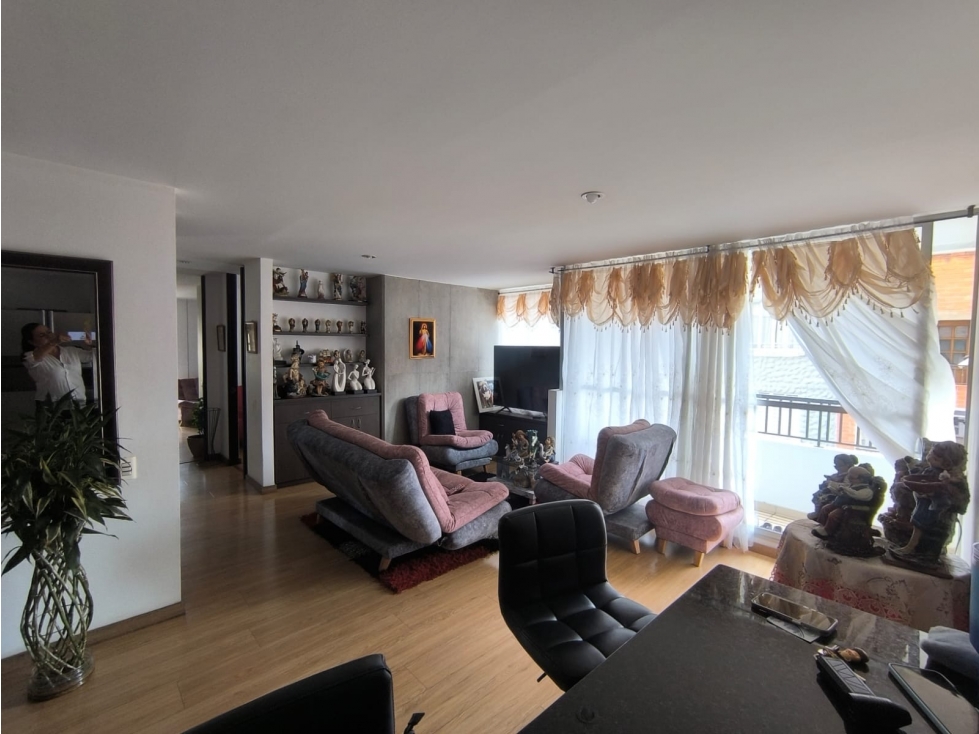 SE VENDE AMPLIO APARTAMENTO EN BELLO BARRIO CABAÑAS PARTE BAJA — foto 5