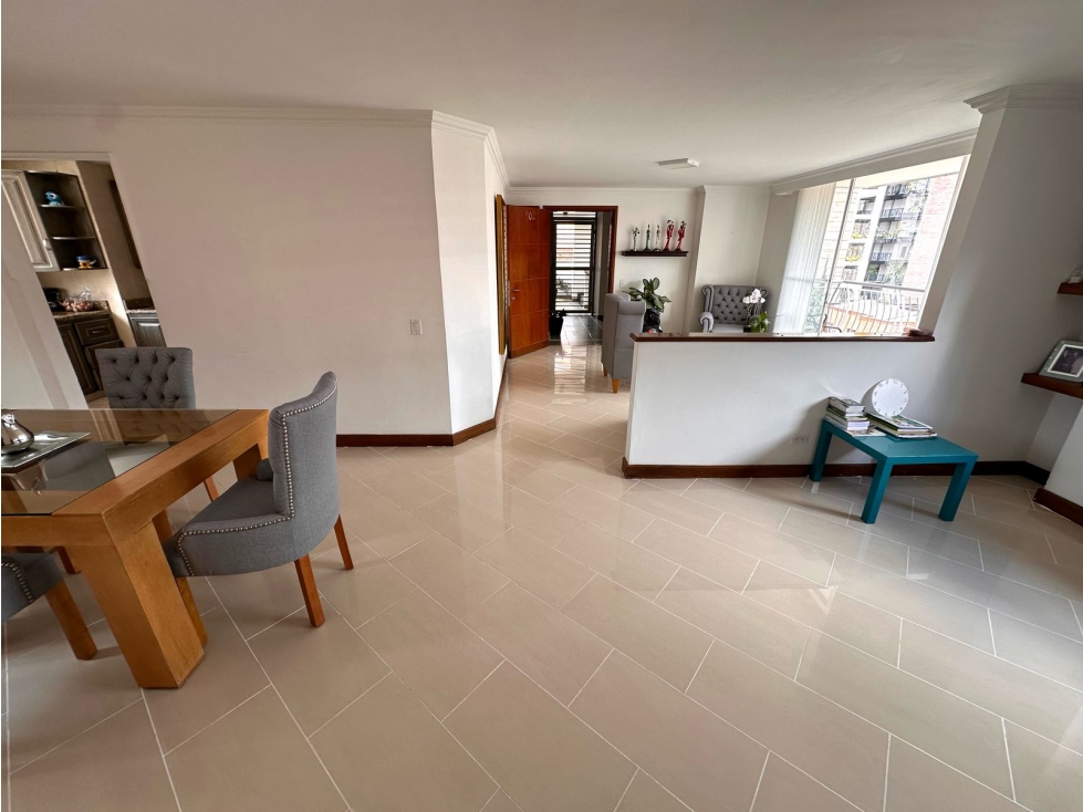 SE VENDE APARTAMENTO DÚPLEX EN LAURELES SANTA TERESITA — foto 3