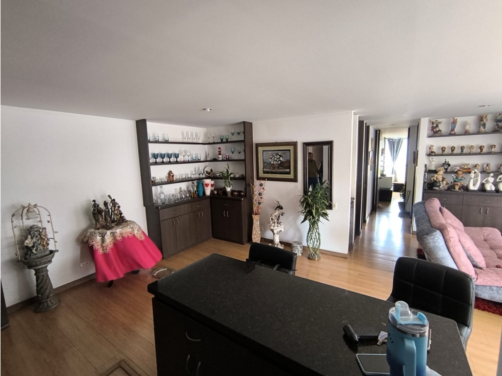 SE VENDE AMPLIO APARTAMENTO EN BELLO BARRIO CABAÑAS PARTE BAJA — foto 2