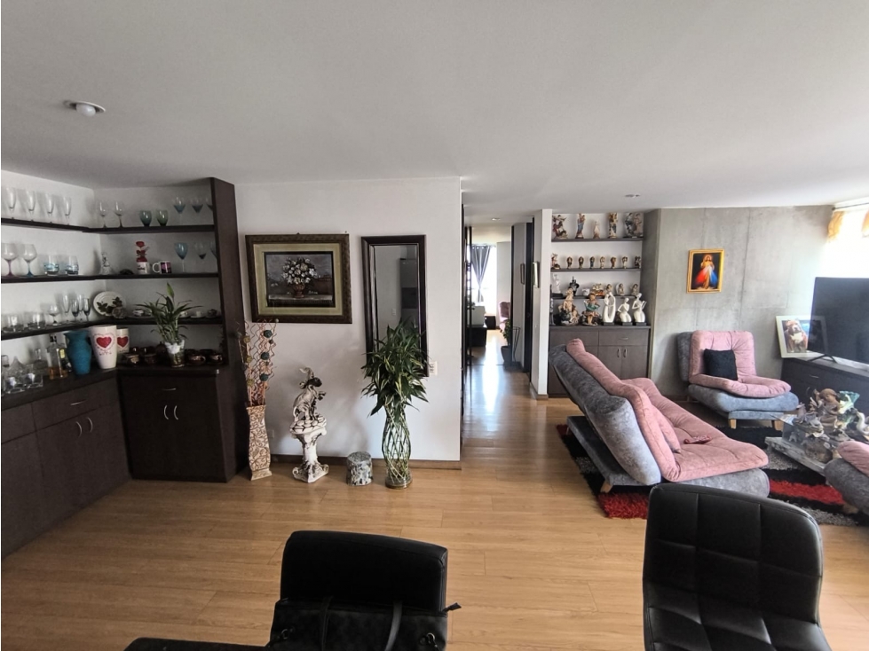 SE VENDE AMPLIO APARTAMENTO EN BELLO BARRIO CABAÑAS PARTE BAJA