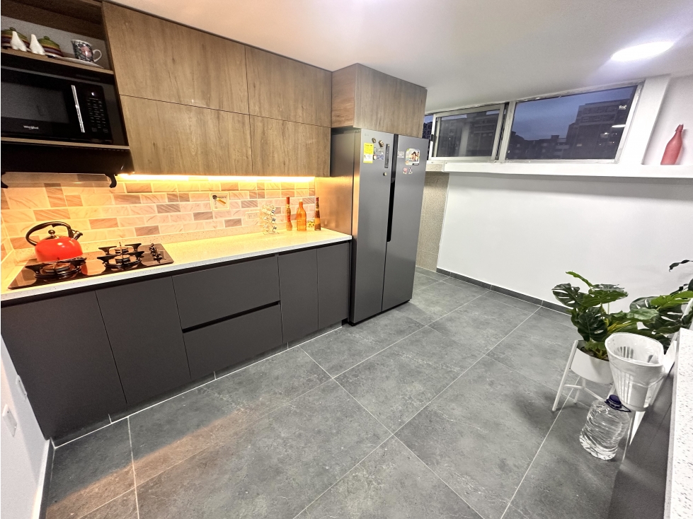 SE VENDE APARTAMENTO EN LAURELES SECTOR ESTADIO TOTALMENTE REMODELADO