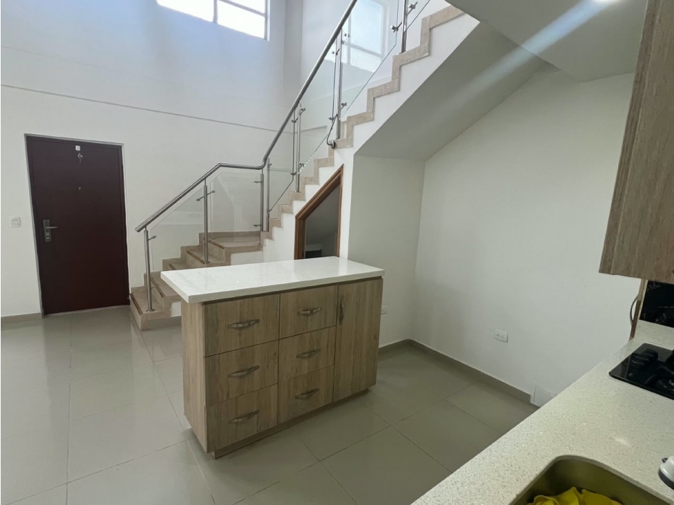 SE VENDE APARTAMENTO DÚPLEX EN BELLO BARRIO CABAÑAS — foto 5