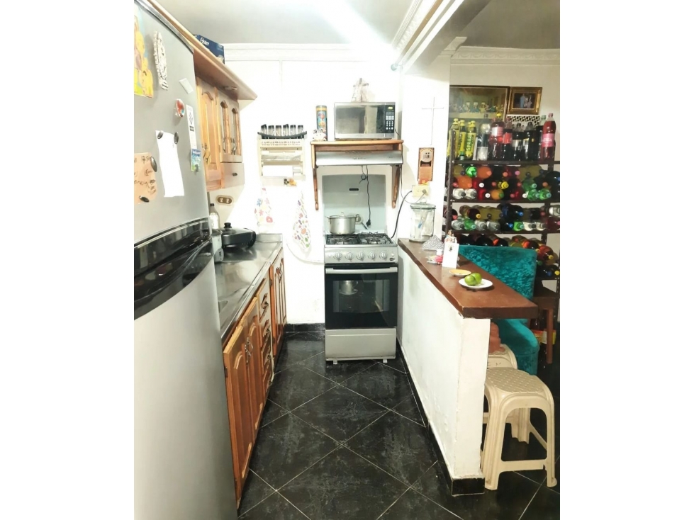 SE VENDE CASA CON NEGOCIO ACREDITADO EN LA PLAYITA MEDELLIN — foto 4