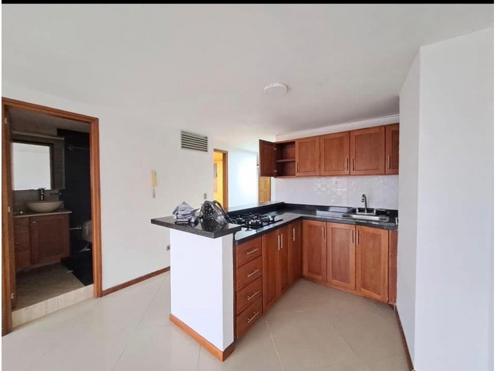 SE VENDE APARTAMENTO AMPLIO EN ENVIGADO BARRIO MESA