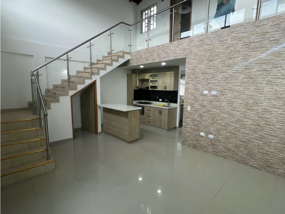 SE VENDE APARTAMENTO DÚPLEX EN BELLO BARRIO CABAÑAS