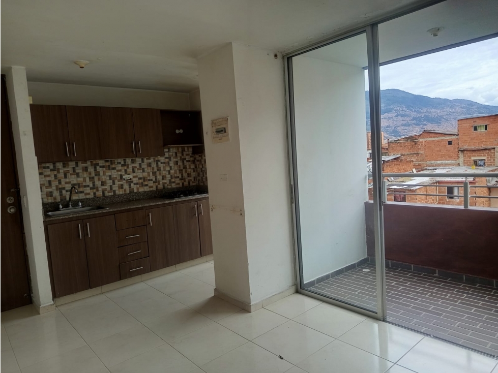 SE VENDE APARTAMENTO CERCA AL PARQUE DE BELLO