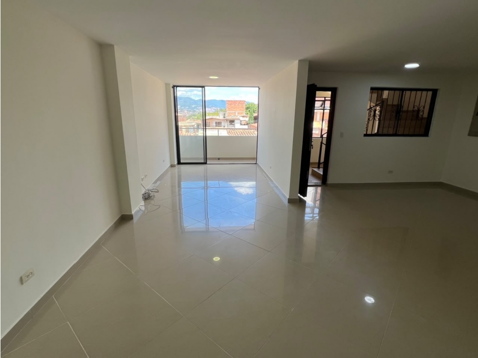 SE VENDE HERMOSO Y AMPLIO APARTAMENTO EN CABAÑAS BELLO — foto 3