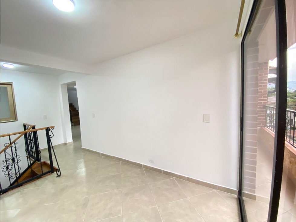 SE VENDE CASA UNIFAMILIAR EN ENVIGADO SECTOR EL TRIANON  — foto 3