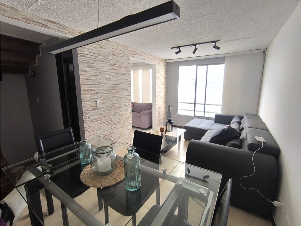 SE VENDE CASA UNIFAMILIAR EN UNIDAD CERRADA, EN BELLO BARRIO CABAÑAS