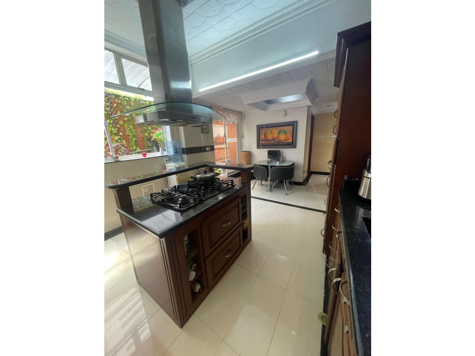 SE VENDE CASA EN EL POBLADO SECTOR LOMA LOS GONZÁLEZ  — foto 2