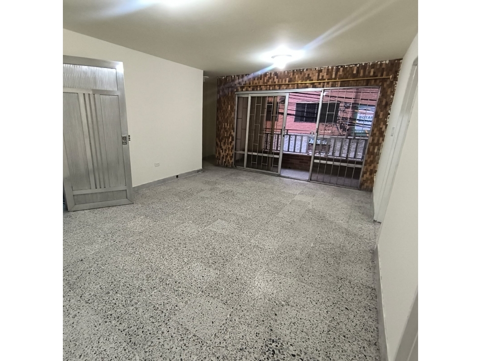 SE VENDE APARTAMENTO EN BELLO CERCA AL PARQUE PRINCIPAL — foto 2