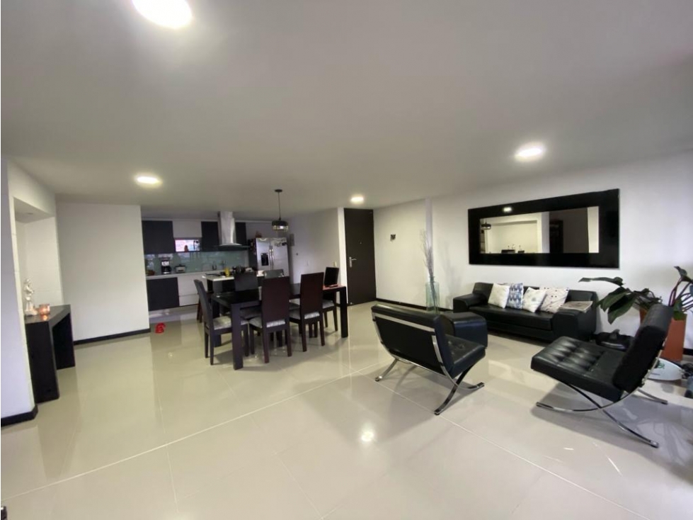 SE VENDE AMPLIO APARTAMENTO EN ENVIGADO SECTOR LOMA LAS BRUJAS — foto 4