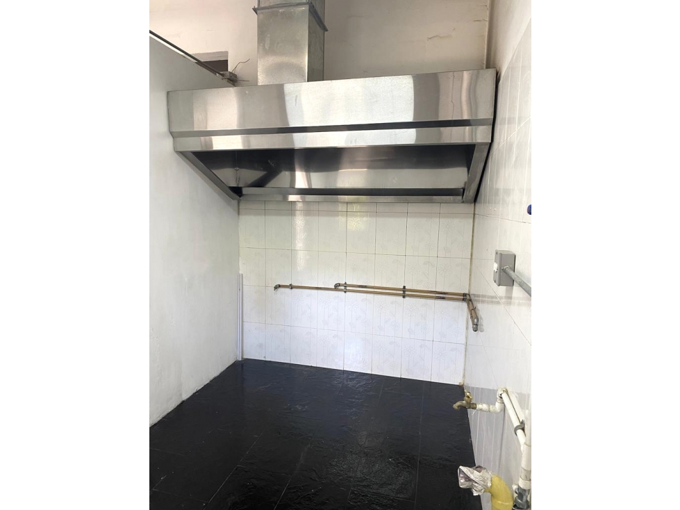 SE VENDE LOCAL COMERCIAL EN SABANETA SECTOR LOS ALCAZARES - 4