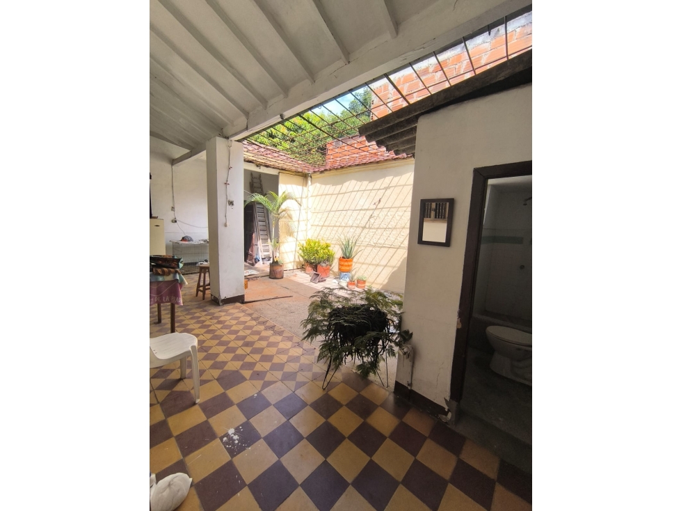 SE VENDE CASA LOTE EN COPACABANA BARRIO LA PEDRERA