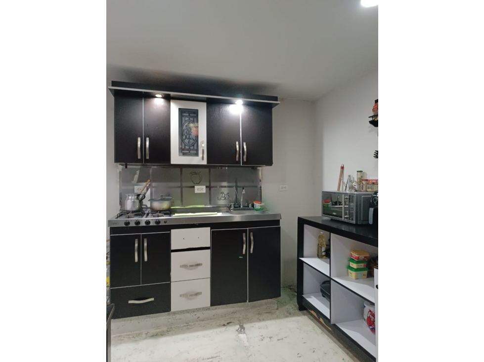 SE VENDE AMPLIA CASA EN VILLA HERMOSA, EN OBRA NEGRA — foto 4