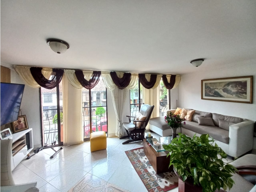 SE VENDE CASA BIFAMILIAR EN BELLO BARRIO CABAÑAS LA FLORIDA