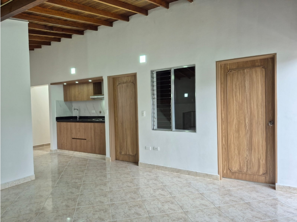 SE VENDE CASA EN PRADO, REMODELADA Y A SOLO 3 MINUTOS DEL PARQUE — foto 2