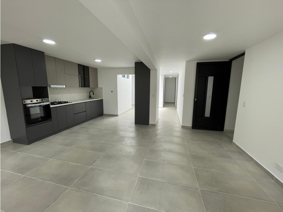 SE VENDE AMPLIO APARTAMENTO EN BELÉN MIRAVALLE CERCA AL PARQUE