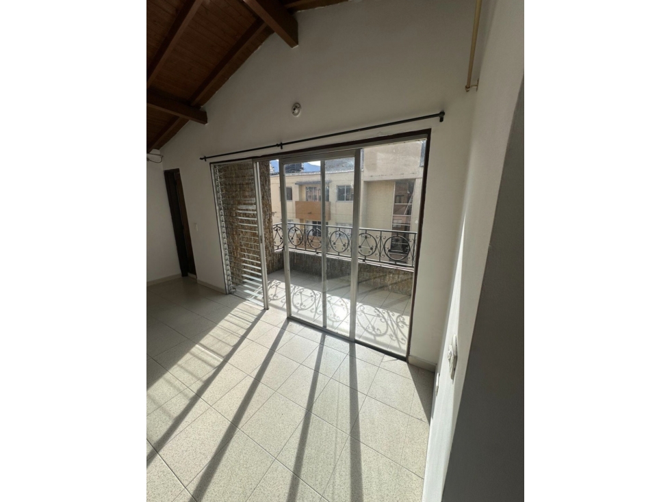SE VENDE LINDO APARTAMENTO EN SABANETA BARRIO ENTREAMIGOS — foto 2