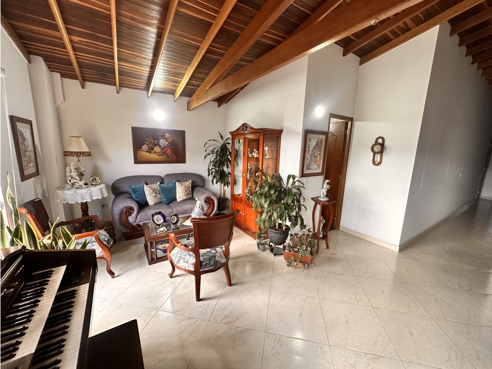 SE VENDE AMPLIO APARTAMENTO EN ENVIGADO SECTOR EL DORADO — foto 4