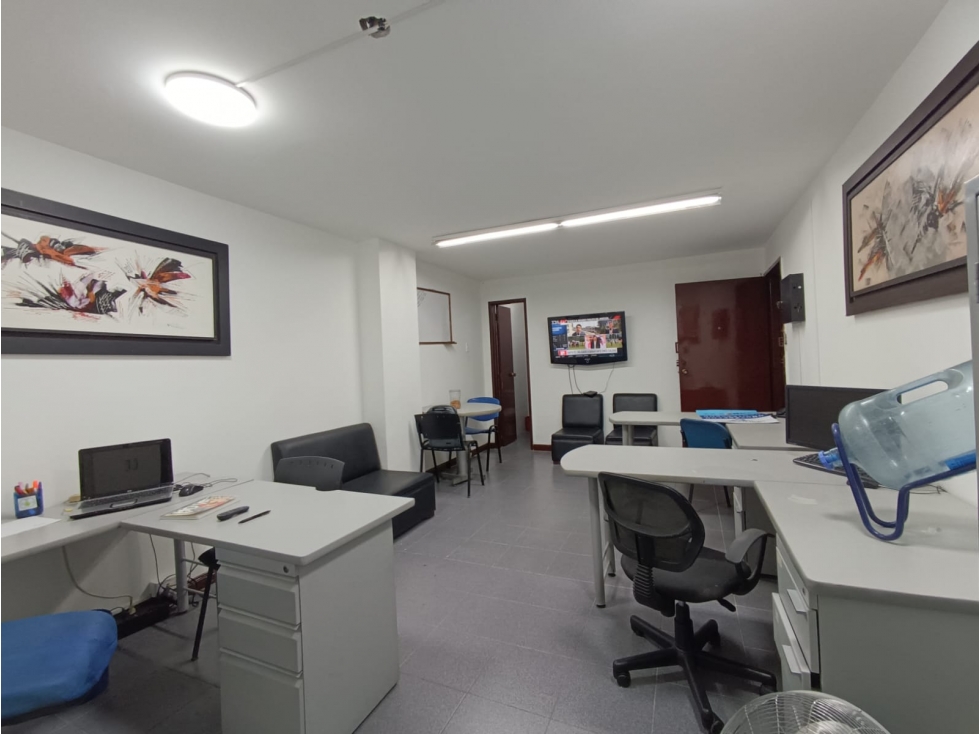 SE VENDEN 2 OFICINAS EN MEDELLÍN EN PASAJE JUNÍN AL FRENTE DE COLTEJER — foto 4