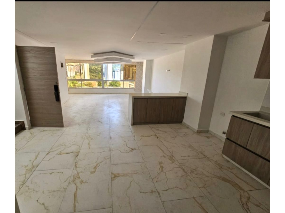 SE VENDE APARTAMENTO DÚPLEX EN BELLO-CABAÑAS PARTE BAJA — foto 2
