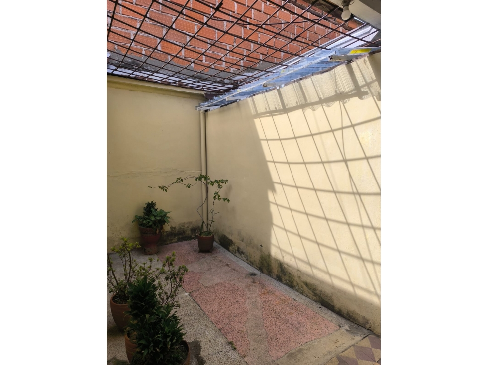 SE VENDE CASA LOTE EN COPACABANA BARRIO LA PEDRERA — foto 4