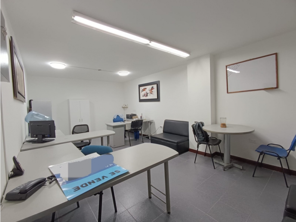 SE VENDEN 2 OFICINAS EN MEDELLÍN EN PASAJE JUNÍN AL FRENTE DE COLTEJER — foto 2