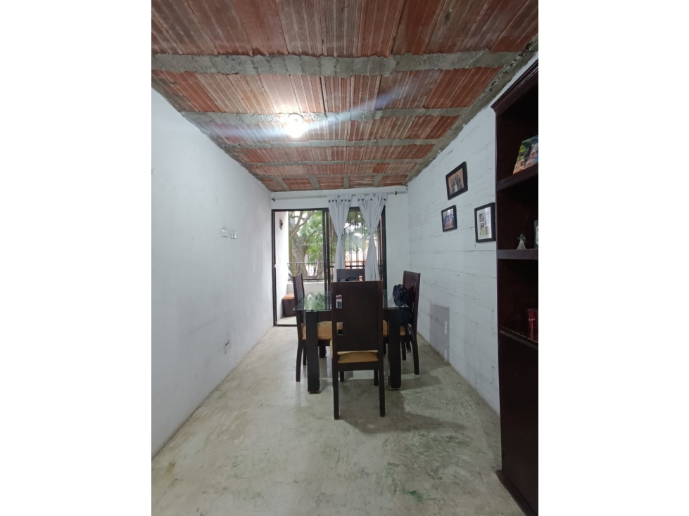 SE VENDE AMPLIA CASA EN VILLA HERMOSA, EN OBRA NEGRA — foto 2