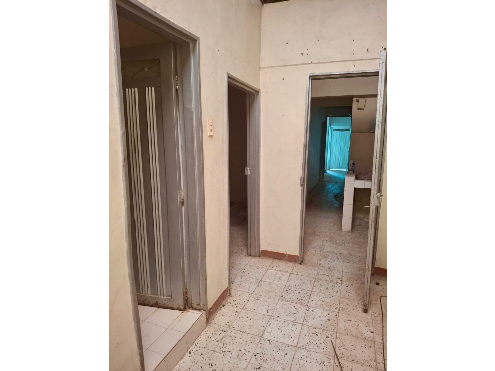 OPORTUNIDAD DE INVERSIÓN EN PUEBLORRICO ANT: CASA, LOCAL Y BODEGA — foto 6