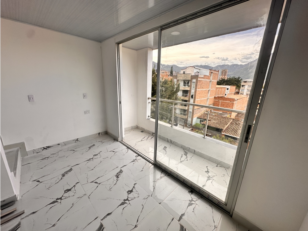 SE VENDE AMPLIO APARTAMETNO DÚPLEX EN BELLO BARRIO CABAÑAS PARTE BAJA — foto 5
