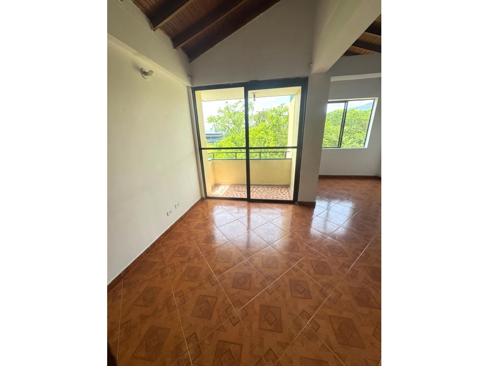 SE VENDE APARTAMENTO CON TERRAZA EN ENVIGADO BARRIO EL DORADO — foto 2