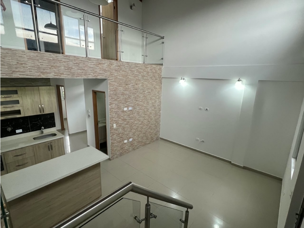 SE VENDE APARTAMENTO DÚPLEX EN BELLO BARRIO CABAÑAS — foto 2