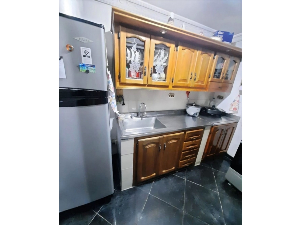 SE VENDE CASA CON NEGOCIO ACREDITADO EN LA PLAYITA MEDELLIN — foto 5