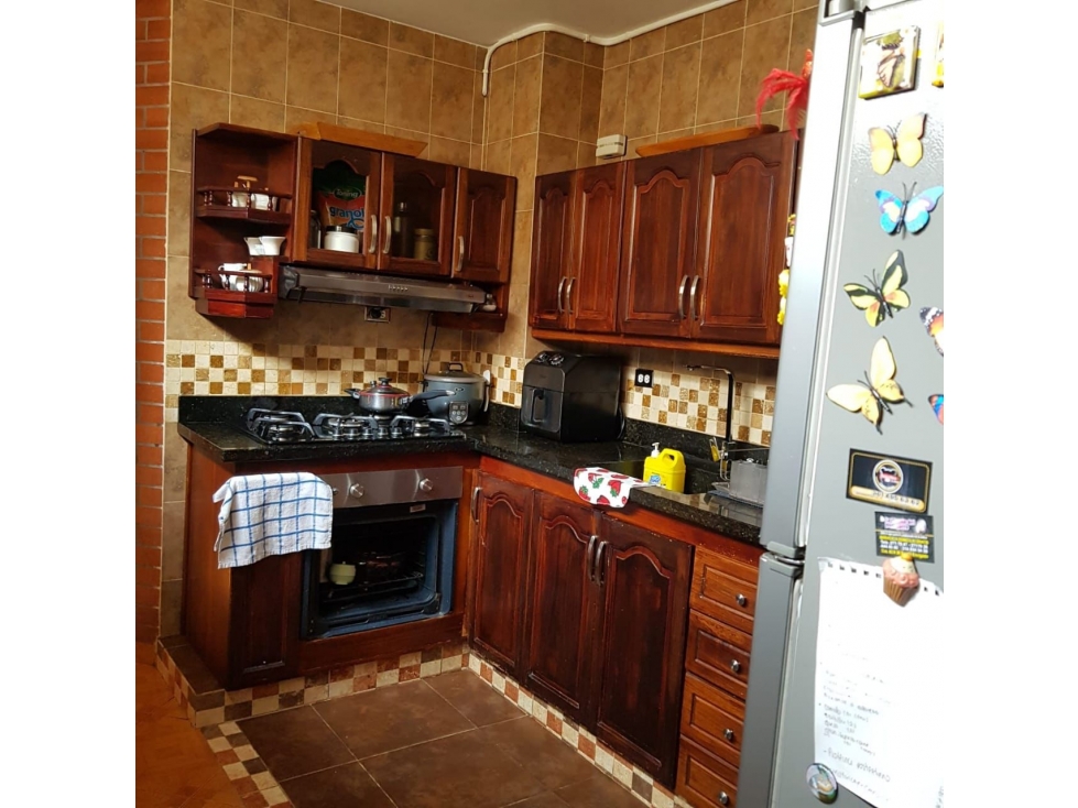 SE VENDE CASA AMPLIA CON TERRAZA EN ENVIGADO BARRIO MESA — foto 4
