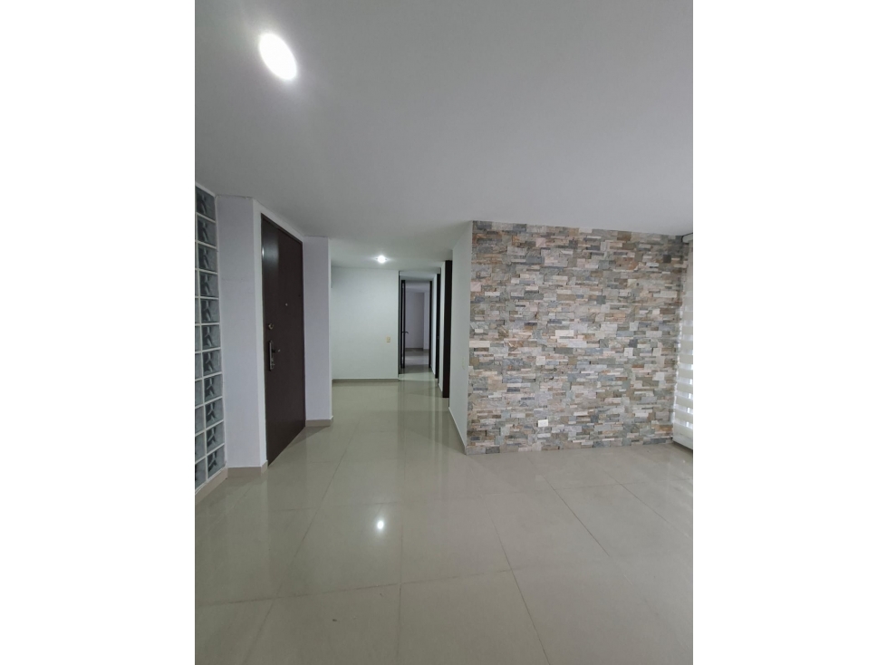 SE VENDE APARTAMENTO EN BELLO BARRIO CABAÑAS PARTE BAJA — foto 3