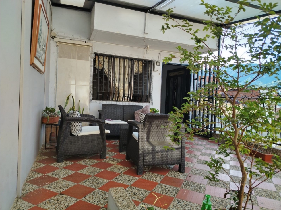 SE VENDE CASA PRIMER PISO CON LOSA EN BELLO BARRIO EL ROSARIO