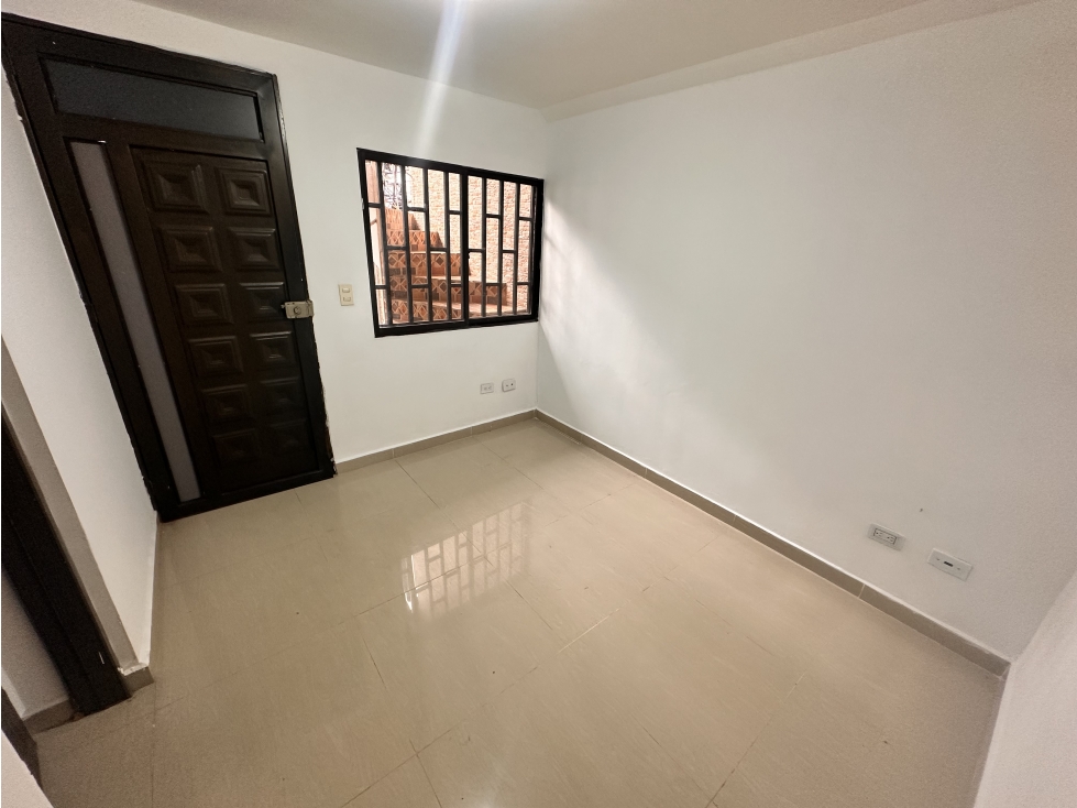SE VENDE AMPLIO APARTAMENTO EN MANRIQUE LAS ESMERALDAS — foto 6
