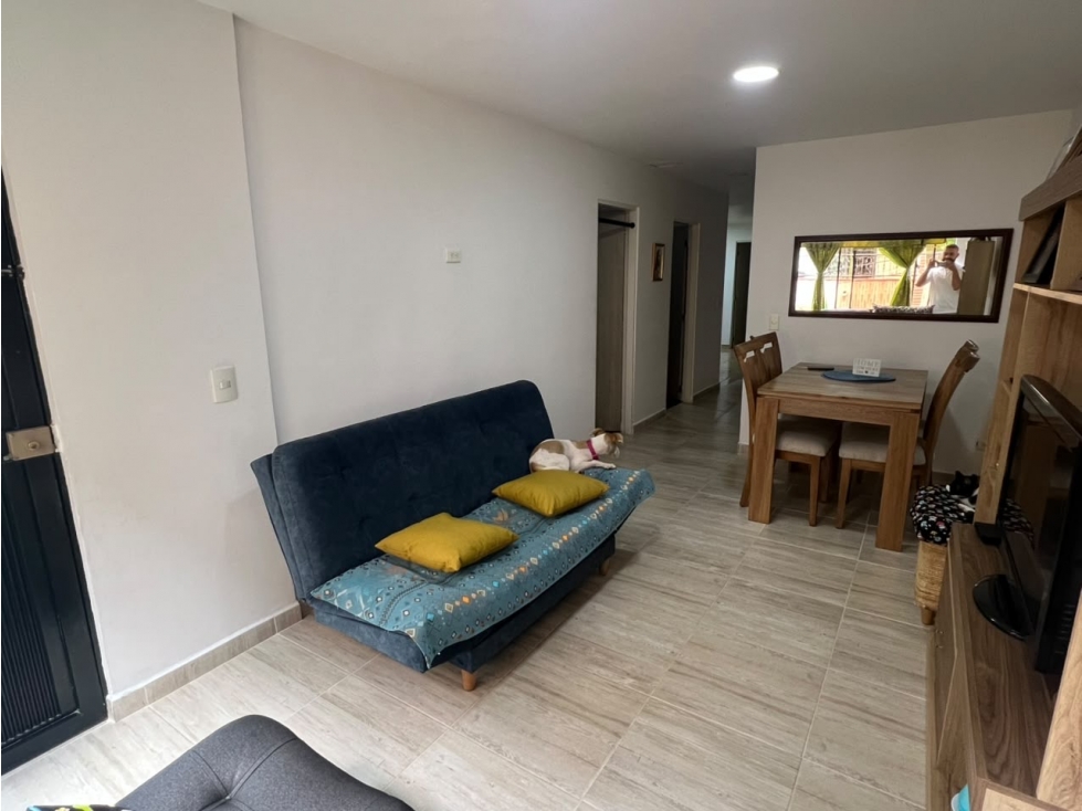 SE VENDE APARTAMENTO EN BELLO BARRIO CABAÑAS PARTE BAJA — foto 2