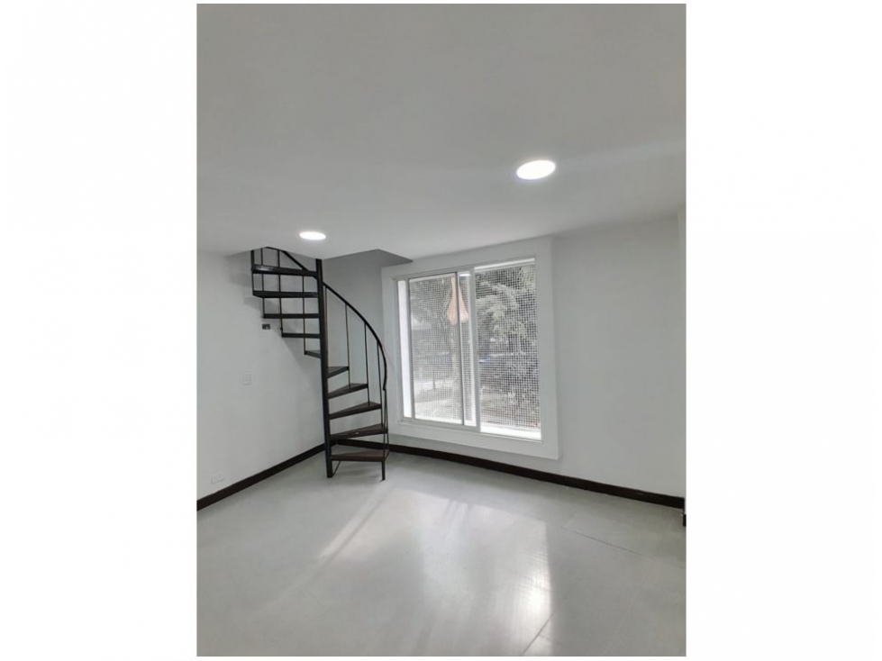 SE VENDE LOCAL COMERCIAL EN EL CC OBELISCO SECTOR LAURELES ESTADIO — foto 3