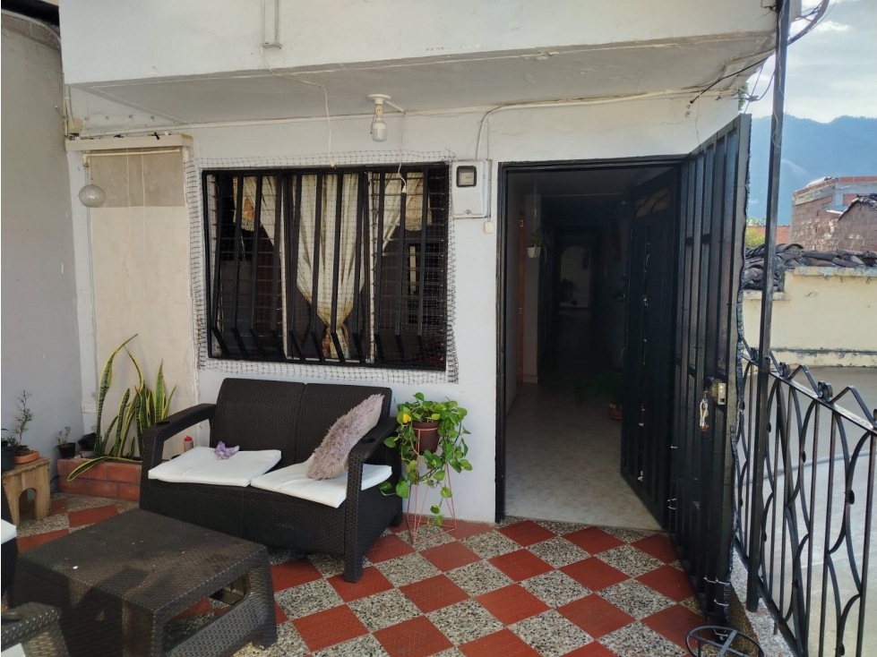 SE VENDE CASA PRIMER PISO CON LOSA EN BELLO BARRIO EL ROSARIO — foto 2
