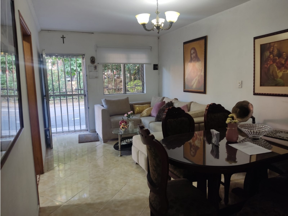 SE VENDE CASA MUY AMPLIA EN COPACABANA BARRIO LAS VEGAS — foto 2