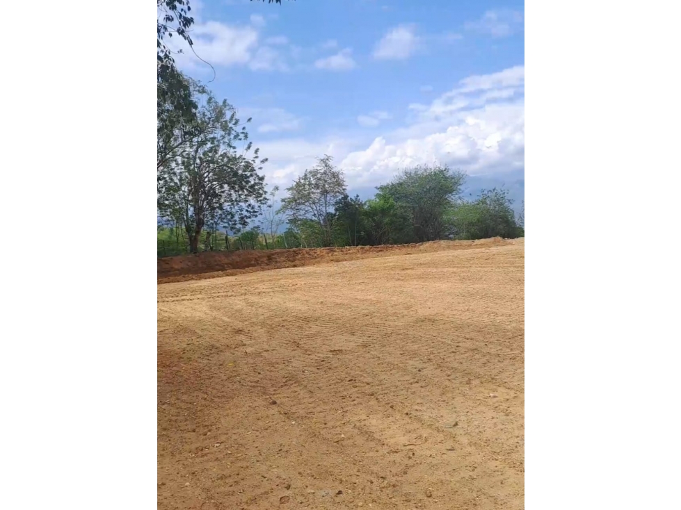 SE VENDE LOTES EN SOPETRAN, POR DEBAJO DEL VALOR COMERCIAL.