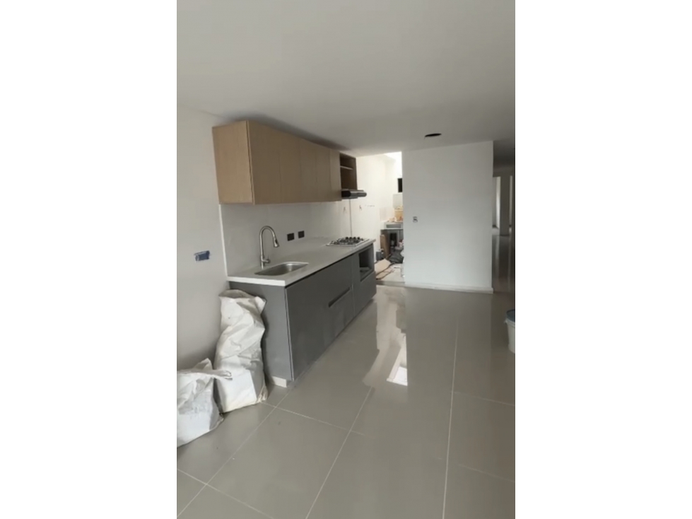 SE VENDE APARTAMENTO EN MANRIQUE CENTRAL PARA ESTRENAR — foto 2